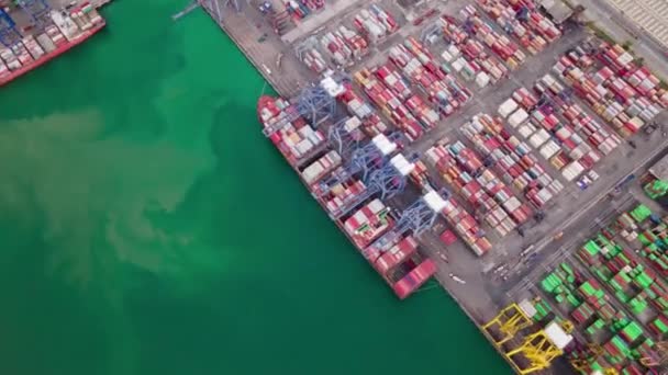 Timelapse Hongkong Międzynarodowy Port Przemysłowy Kontenerowiec Towarami Statkiem Towarowym — Wideo stockowe