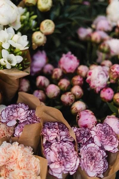 Bunch of different flowers on street in paris, france — Stock Photo