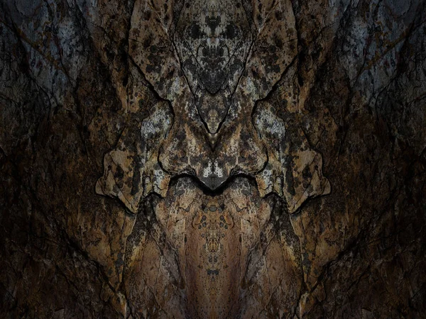 Alien Heads Sculpted Granite Rock Symmetrical Kaleidoscope Mirror Abstract Background — Foto Stock
