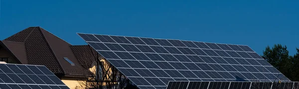Energía Solar Panel Fotovoltaico Patio Casa Verde Limpio Concepto Energía — Foto de Stock