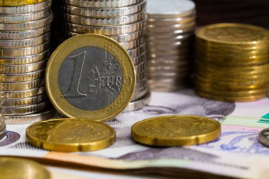 Bozuklukların arka planında bir avro sent para