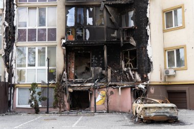IRPIN, Kyiv REGION UKRAINE - 25.04.2022: sivillerin evleri yıkıldı. Rusya 'nın Ukrayna' ya karşı savaşı