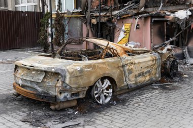 IRPIN, Kyiv REGION UKRAINE - 25.04.2022: sivillerin evleri yıkıldı. Rusya 'nın Ukrayna' ya karşı savaşı