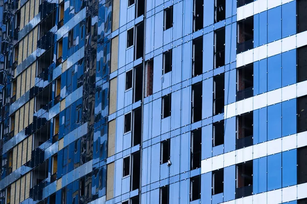 Gegenüber Dem Gebäude Mit Belüfteter Fassade Aluminiumfarbene Fassaden Moderne Fassaden — Stockfoto