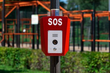 SOS, polis, parktaki acil durum düğmesi