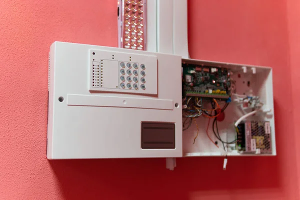 Fire Alarm Control Panel Activated Alert Mode Selective Focus — 图库照片