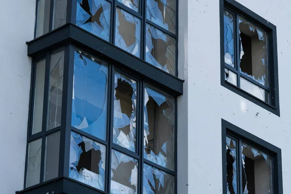 Розбите Вікно Розбило Скло Зруйнована Будівля Зламала Каркас Віконного Пластику — стокове фото