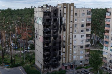 IRPIN, Kyiv REGION UKRAINE - 25.04.2022: sivillerin evleri yıkıldı. Rusya 'nın Ukrayna' ya karşı savaşı
