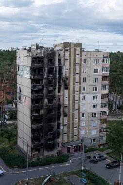 IRPIN, Kyiv REGION UKRAINE - 25.04.2022: sivillerin evleri yıkıldı. Rusya 'nın Ukrayna' ya karşı savaşı