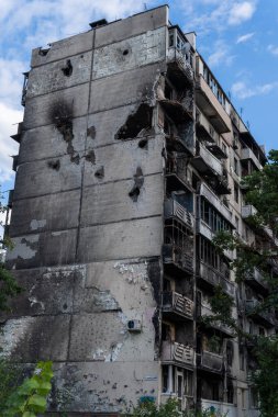 IRPIN, Kyiv REGION UKRAINE - 25.04.2022: sivillerin evleri yıkıldı. Rusya 'nın Ukrayna' ya karşı savaşı