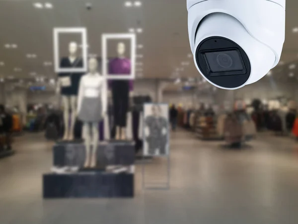 Alışveriş merkezindeki CCTV aracı güvenlik sistemleri için ekipman ve tasarım için kopyalama alanına sahip.