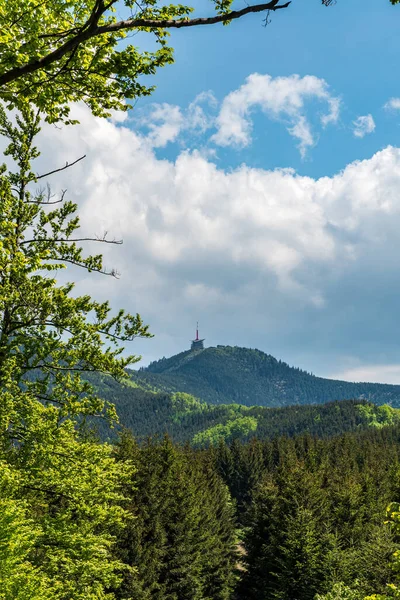 Lysá Hora Moravskoslezských Beskydech České Republice Během Krásného Jarního Dne — Stock fotografie
