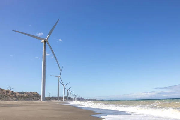 美しい風車の風景 フィリピン イロイコス島 ストック画像