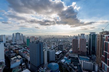 Manila, Filipinler 'de güzel gökyüzü çizgileri