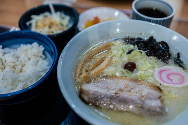 Popular Japanese Noodle Shoyu Ramen — стоковое фото