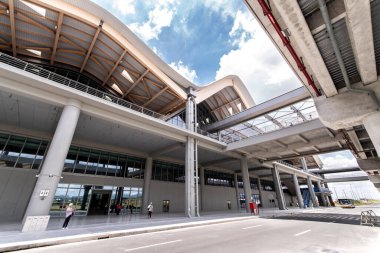 CLARK, PHIPPINES - Clark New International Airport 'taki 30 Nisan 2022 Yolcu Terminali, Manila' nın kuzeybatısındaki Clark Freeport Bölgesi 'ndeki Filipinler' e açılan uluslararası bir geçit..