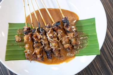 Popüler Endonezya Tavuk Barbeküsü - Sate Ayam