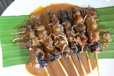 Popüler Endonezya Tavuk Barbeküsü - Sate Ayam