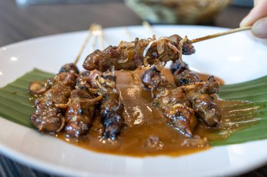 Popüler Endonezya Tavuk Barbeküsü - Sate Ayam
