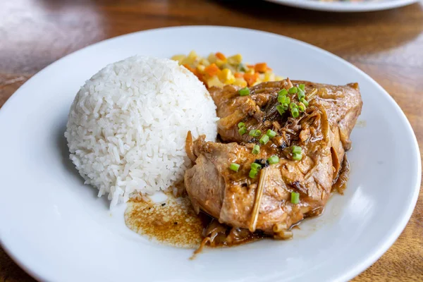 Alimentation Philippine Populaire Adobo Poulet Avec Riz Ensemble — Photo