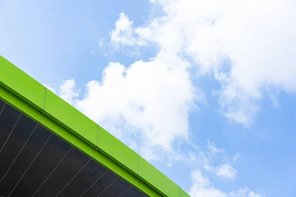 Green Roof Clearly Sky — Fotografia de Stock