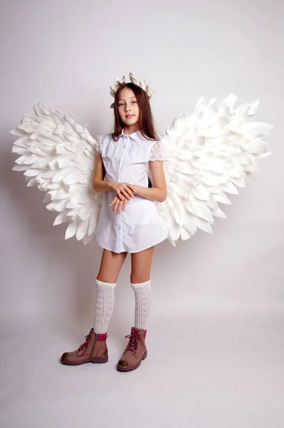 Jolie Jeune Femme Avec Des Ailes Ange — Photo