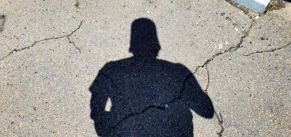 Shadow Man Baseball Cap Asphalt Road Asphalt Old Has Lot — Stockfoto