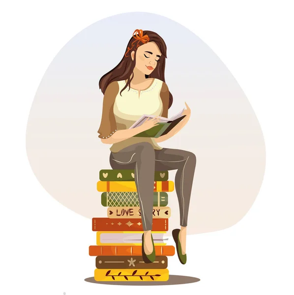 Genç bir kadın evdeki kanepede kitap okuyor. Kız kanepede oturuyor, kitap okuyor ve dinleniyor. Günlük kadın yaşam tarzı vektör çizimi. Dizaynınız için modern düz sanat biçimi karakteri