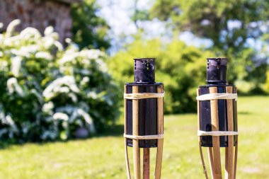 Çimlerde yangın meşalesi