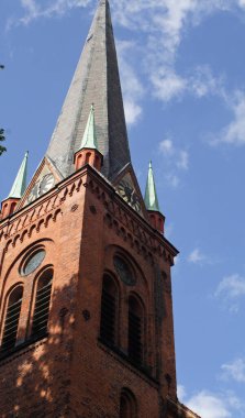 Peter-Paul-Church Bad Oldesloe, Bad Oldesloe 'da yer alan bir Protestan kilisesidir. Almanya 'nın Oldesloe kentindeki Lüteriyen kilisesinin ana kilisesidir..