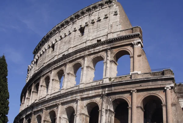 Este Fragmento Coliseu Mostra Partes Antigas Restauradas Famoso Edifício — Fotografia de Stock
