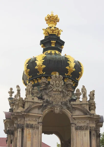 德累斯顿Zwinger酒店装饰华丽的皇冠大门的前景 2014年拍摄 — 图库照片