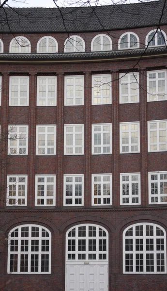 Hamburg 'un mimari özetleri: Emil-Krause-gramer okulu - Bu fotoğraf Aralık 2014' te çekildi.