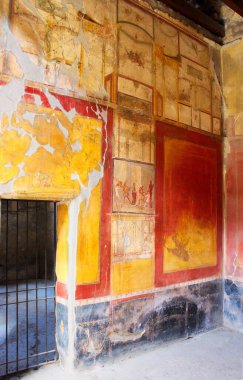 Pompei, Napoli Körfezi 'nde yer alan ve Herculaneum, Stabiae ve Oplontis gibi volkanik küllerin altında kalan antik bir şehirdir.. 