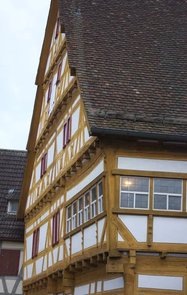Waiblingen, Almanya 'nın Stuttgart eyaletinde yer alan bir şehirdir. Bu fotoğraf 2015 'te çekilmiş bir ortaçağ çerçeve görüntüsünü gösteriyor.