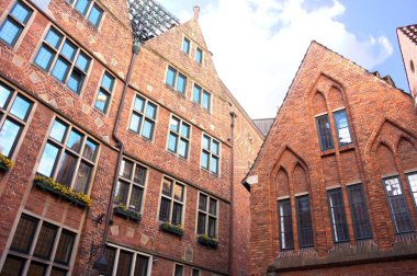 Boettcherstrasse, Bremen 'in mimarisi nedeniyle Bremen' in kültür ve turistik merkezlerinden biri olan Germayn 'in Bremen kentinde yaklaşık 110 metre uzunluğunda bir cadde.. 