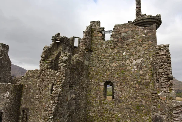 基尔文城堡 Kilchurn Castle 建于19世纪中期 由格莱诺奇的第一任领主科林 坎贝尔爵士建造 这张照片展示了城堡的内部景观 — 图库照片