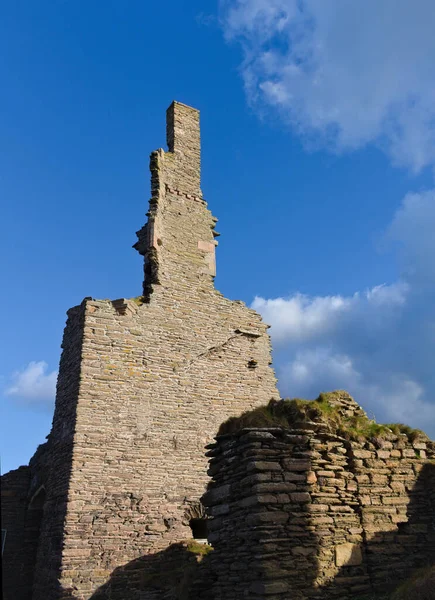 Sinclair Girnigoe城堡位于威克以北约3英里处 位于苏格兰凯斯的东海岸 它被认为是科兰 辛克莱最早的所在地之一 — 图库照片