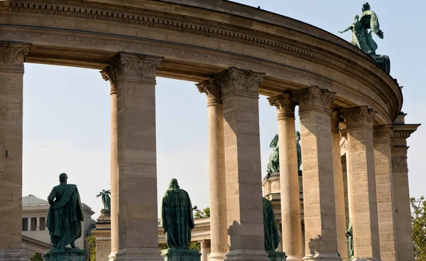 Одна Основних Площ Будапешта Угорщина Відома Своїм Знаковим Скульптурним Комплексом — стокове фото
