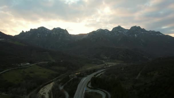 Італійська Автомагістраль Майже Руху Знята Під Час Чудового Заходу Сонця — стокове відео