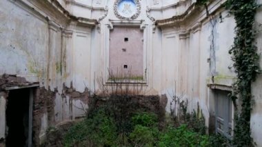 This is the abandoned chapel Reale del Demanio di Calvi in Caserio Reale, a small village on the outskirts of the province of Caserta in Italy. It is an important monument in local history.