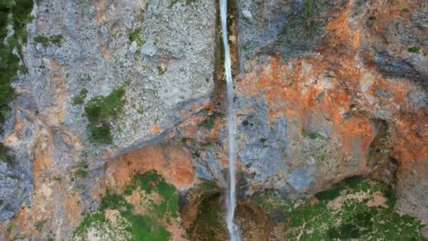 Stunning Waterfall Found Logar Valley Northern Slovenia Called Rinka Falls – stockvideo