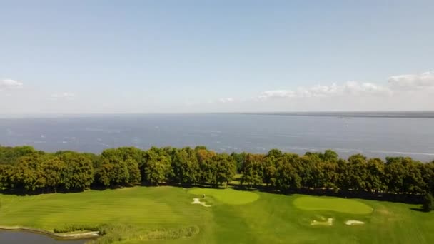 Letím Nad Golfovým Hřištěm Otevření Výhledu Kyjevské Moře Krása Ukrajinské — Stock video