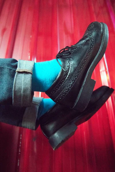 Handgemachte Schwarze Brogue Wingtip Schuhe Echtem Leder Mann Trägt Auf — Stockfoto