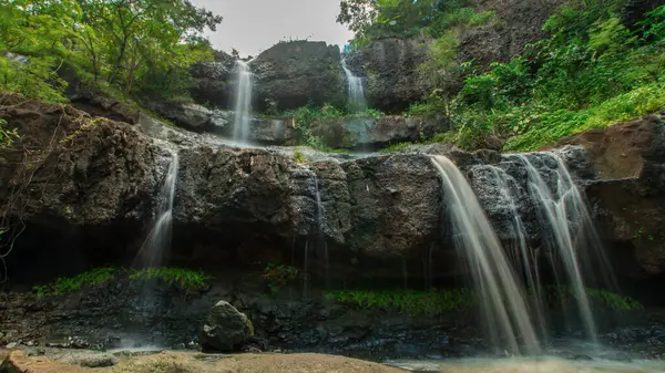 Waterfall Hidden Middle Thick Trees Hilly Areas Still Very Natural — Photo