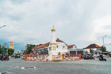 Jogja şehrinin simgesi olan Tugu Pal Putih Jogja, aynı zamanda turistler için de favori bir turizm merkezidir.