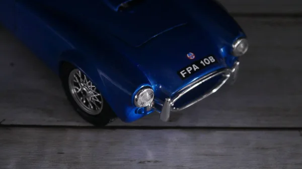 Ford Cobra 427 Bburago Scale Model Car Closeup Overhead Front — Stockfoto