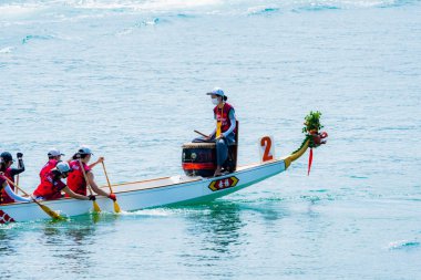 STANLEY-HONG KONG, 6 Haziran 2022: 3 Haziran 'da, Ejderha Tekne Yarışı ilk kez Stanley Main Beach' te yapıldı. COVID-19 salgınından sonra