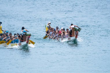 STANLEY-HONG KONG, 6 Haziran 2022: 3 Haziran 'da, Ejderha Tekne Yarışı ilk kez Stanley Main Beach' te yapıldı. COVID-19 salgınından sonra
