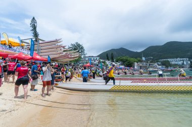 STANLEY-HONG KONG, 6 Haziran 2022: 3 Haziran 'da, Ejderha Tekne Yarışı ilk kez Stanley Main Beach' te yapıldı. COVID-19 salgınından sonra